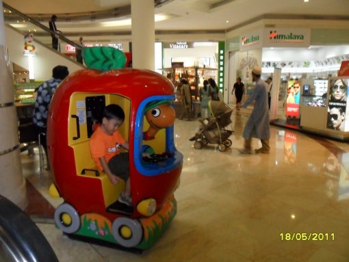 lowly_worm_apple_car_surya_klcc_mall_01